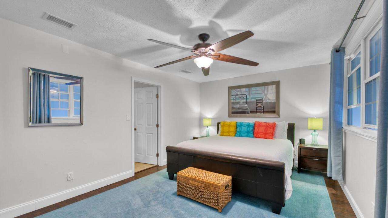 Crystal Villas 12B - Updated 2 Bedroom With Loft Beach Front Condo In The Heart Of Destin Bagian luar foto