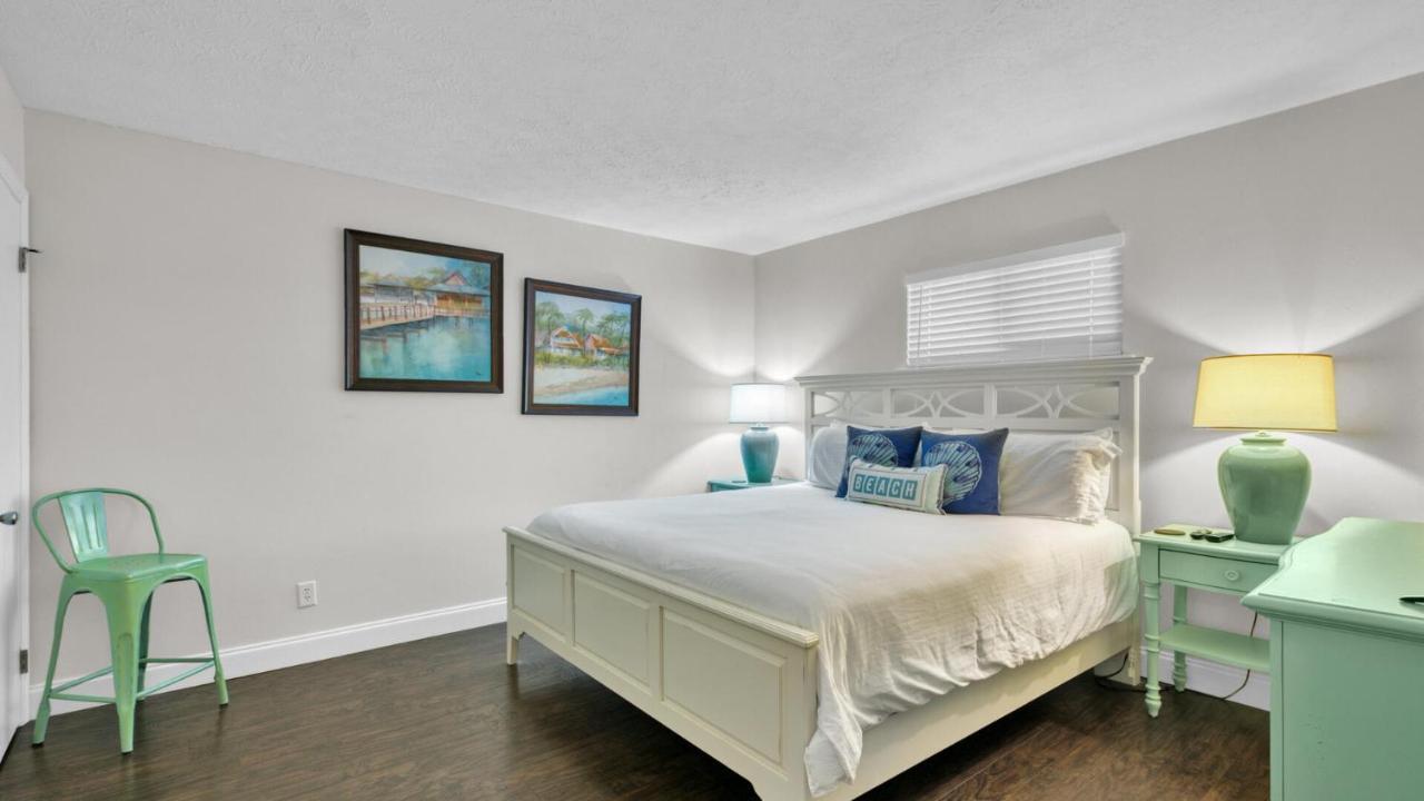 Crystal Villas 12B - Updated 2 Bedroom With Loft Beach Front Condo In The Heart Of Destin Bagian luar foto